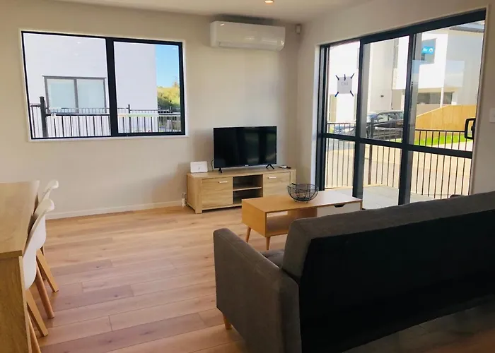 Modern & Luxurious Home 3